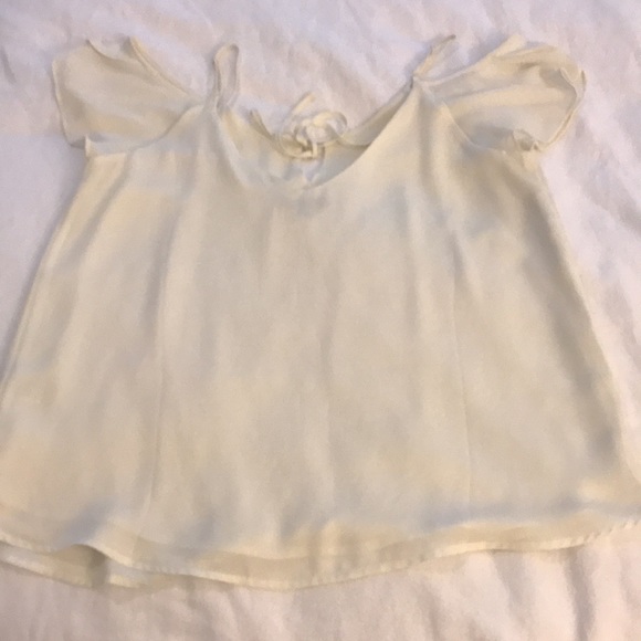 Lined 100 % polyester cold-shoulder blouse w adjustable straps. - Picture 5 of 8